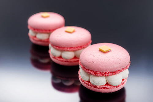 Macaron vanille et son insert abricot